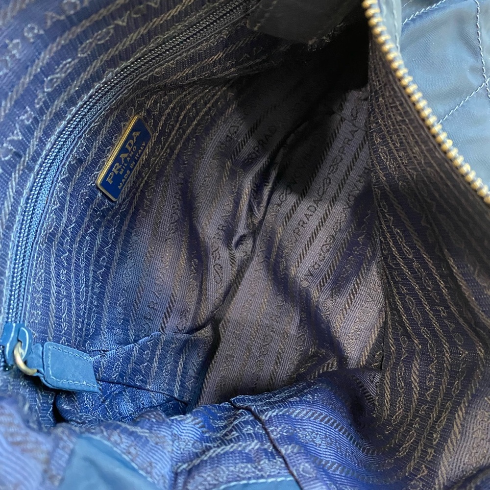 Authentic vintage Prada dark blue nylon tessuto impuntu shoulder bag with chain - Picture 5 of 9